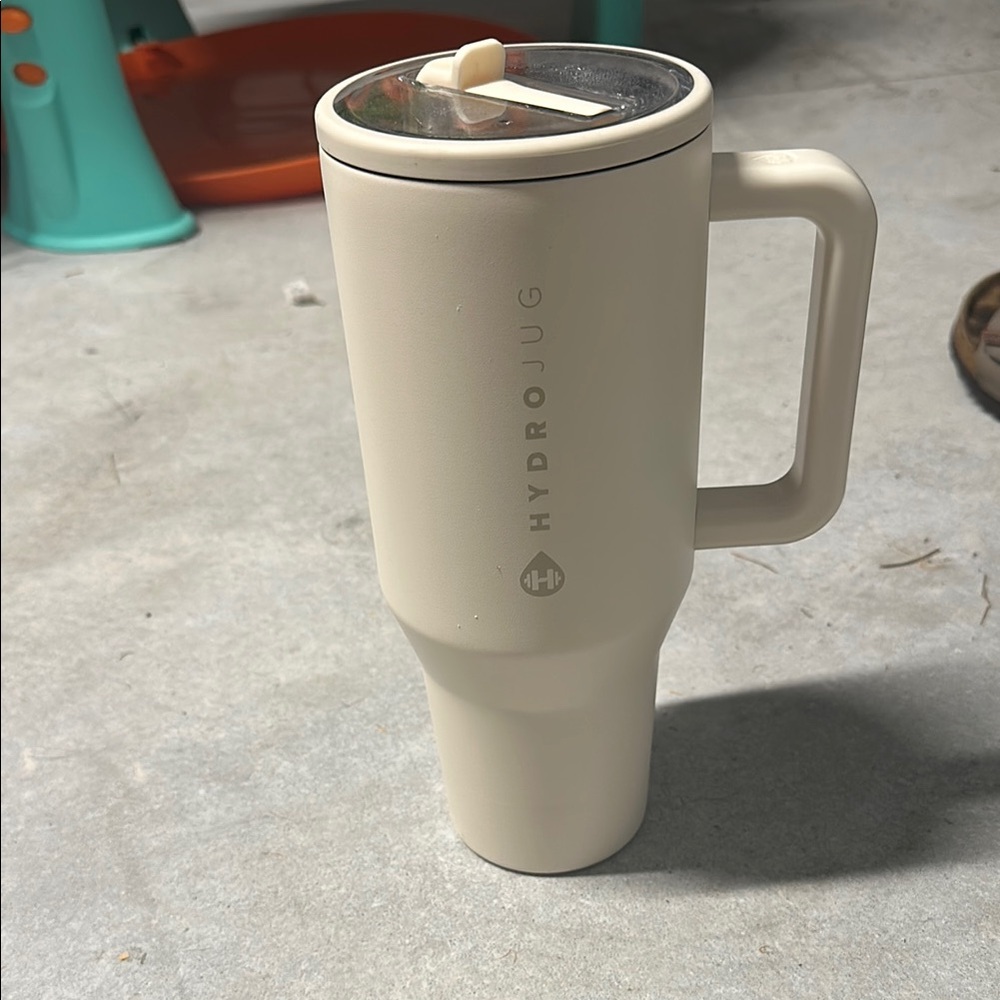 HydroJug Cream Tumbler with Handle